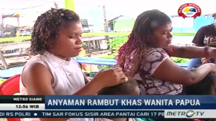 Anyaman Rambut Khas Wanita Papua