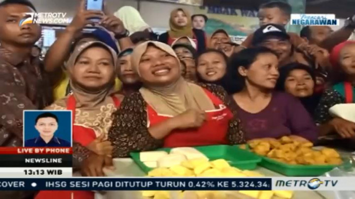 Ribuan Warga Pasar Kajen Antusias Sambut Kedatangan Jokowi