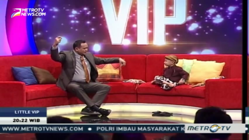 Dalang Cilik Ajari Cak Lontong Bermain Wayang