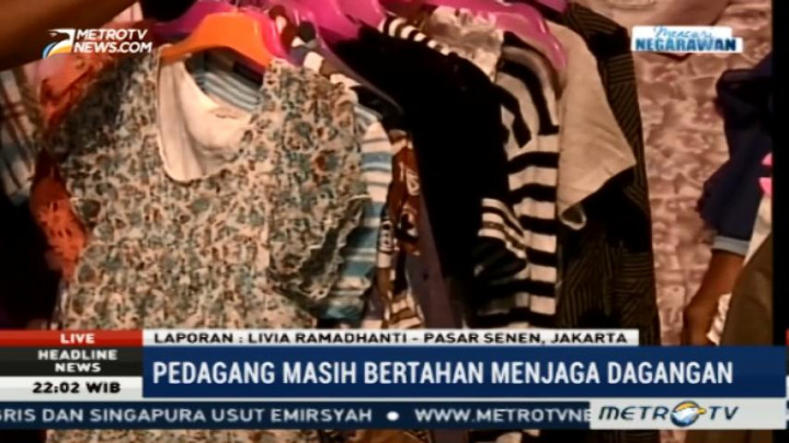 Api Belum Padam, Pedagang Pasar Senen Masih Bertahan Menjaga Dagangan