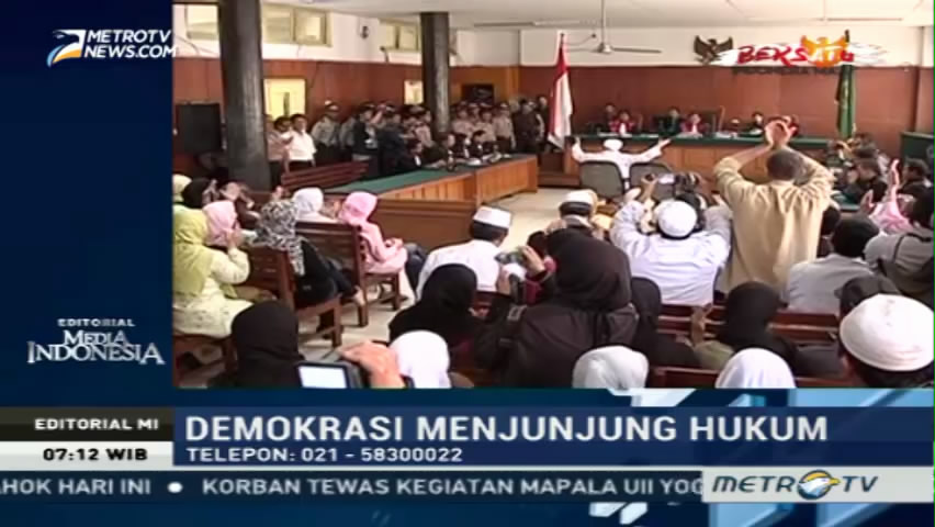 Demokrasi Menjunjung Hukum