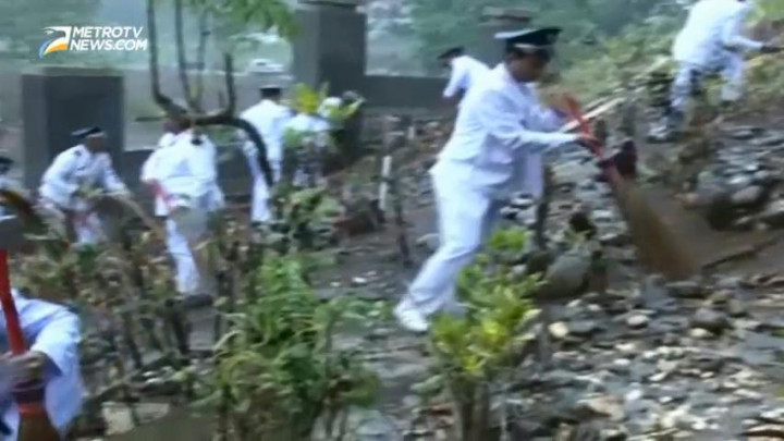 Unik, Ratusan Kades di Mandailing Natal Dilantik dengan Membersihkan Kuburan