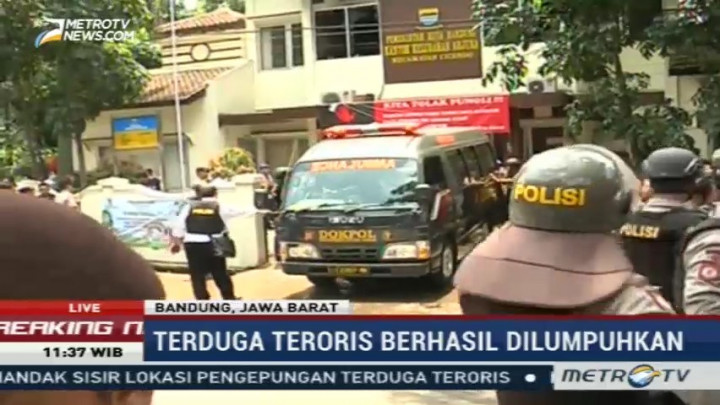 Berhasil Dilumpuhkan, Pelaku Teror di Bandung Dievakuasi