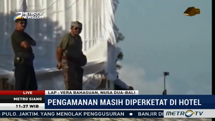 Rombongan Raja Salman Nikmati Wisata Pantai Geger