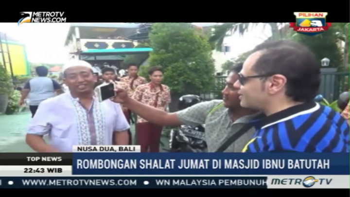 Warga Bali Berebut Foto Bareng Rombongan Raja Salman