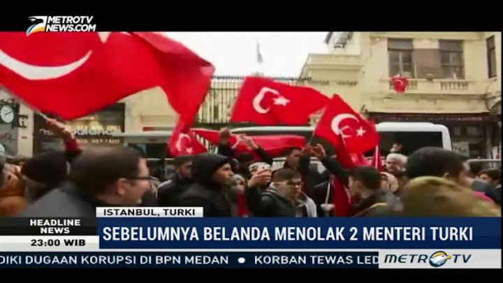 Seorang Pria Turki Nekat Ganti Bendera di Konsulat Belanda