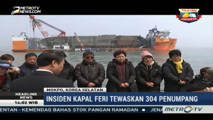Pengangkatan Bangkai Kapal Sewol Berlangsung Lancar