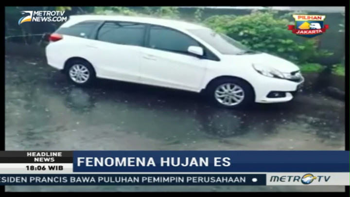 Ciracas Diguyur Hujan Es