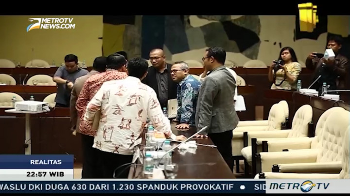 Pelesiran Pansus Pemilu (3)