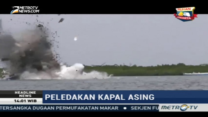 Kapal Asing Pencuri Ikan Diledakkan di Perairan Sorong
