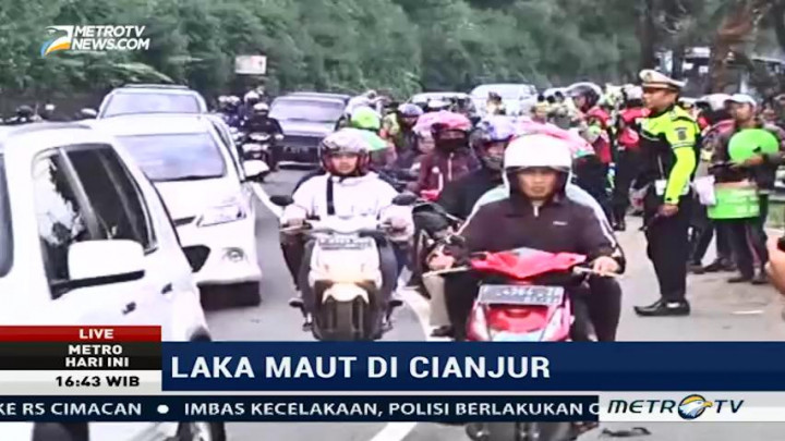 Situasi Arus Lalu Lintas Pascakecelakaan di Ciloto