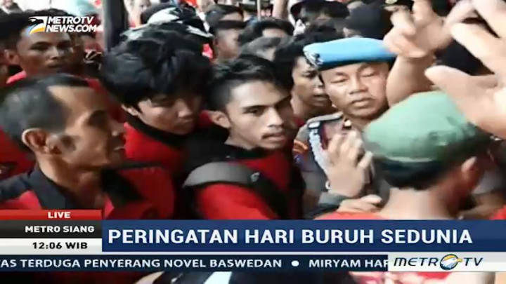 Demo Buruh di Makassar Diwarnai Aksi Saling Dorong