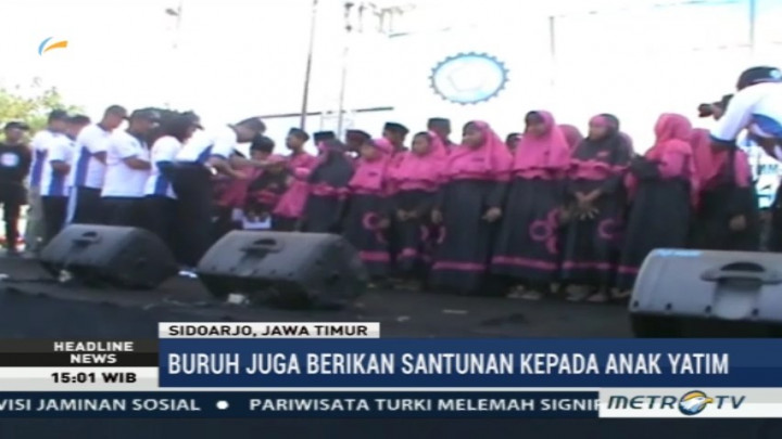 Peringati <i>May Day</i>, Buruh Sidoarjo  Beri Santunan untuk Anak Yatim