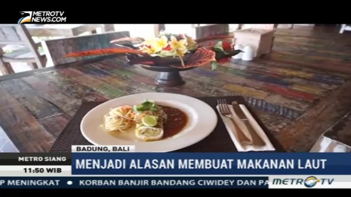 Mencicipi Kuliner Bali Sambil Menikmati Pemandangan Samudera Hindia
