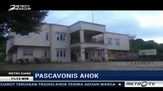 Karangan Bunga Mulai Serbu Rumah Ahok di Belitung Timur