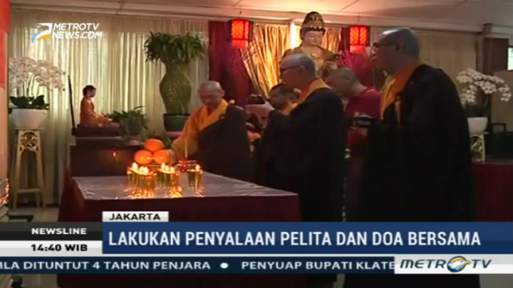Umat Budha Jakarta Gelar Penyalaan Pelita Jelang Waisak