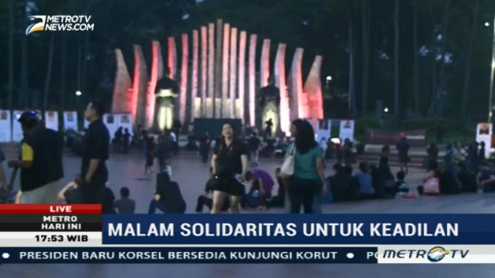 Massa Pendukung Ahok Mulai Berdatangan ke Tugu Proklamasi