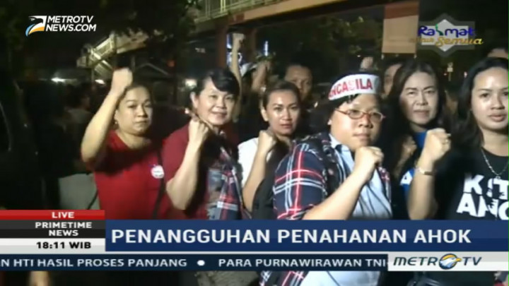 Massa Pendukung Ahok Masih Bertahan di Pengadilan Tinggi Jakarta