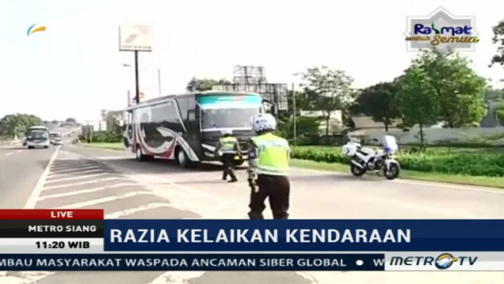 Petugas Gabungan Razia Kelaikan Kendaraan Umum di Ciawi