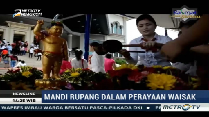 Ribuan Umat Buddha di Kalbar Ikuti Ritual Mandi Rupang