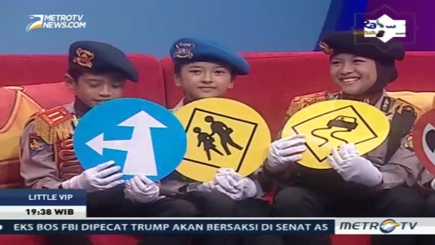 Saat Cak Lontong Dites Rambu-rambu Lalin Oleh Polisi Cilik