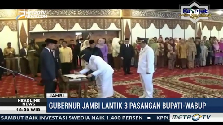 Zumi Zola Lantik Tiga Bupati