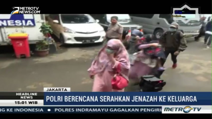 Keluarga Terduga Pengebom Kampung Melayu Tiba di RS Polri