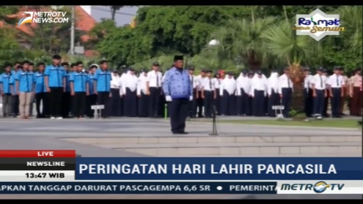 Petugas Upacara Hari Lahir Pancasila di Surabaya dari Berbagai Etnis
