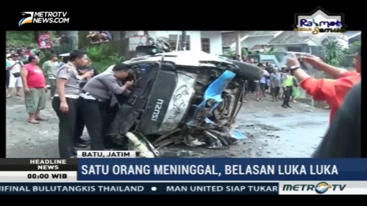 Mini Bus Tabrak Rumah di Batu, Seorang Tewas