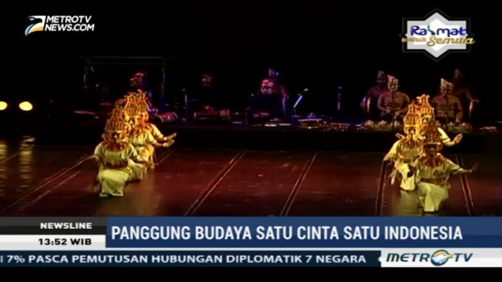 Persembahan Panggung Budaya Satu Cinta Satu Indonesia LTMKB UI