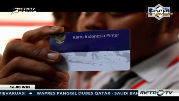 Jokowi Bagikan 1.500 KIP di Tasikmalaya