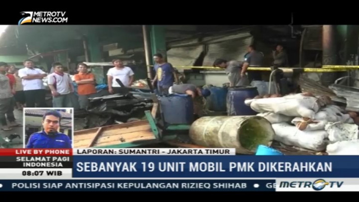 Polisi Selidiki Penyebab Kebakaran di Pasar Induk Kramat Jati