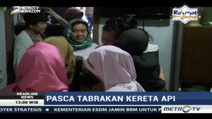 Duka Selimuti Keluarga Korban Tabrakan Kereta vs Minibus di Senen