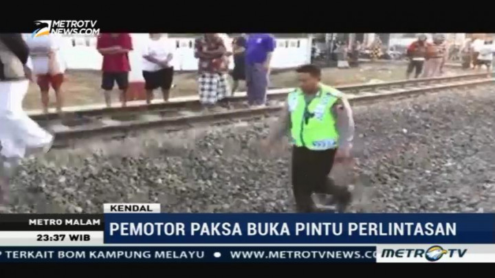 Terobos Palang Perlintasan, Lima Pemotor Tewas Tertabrak Kereta