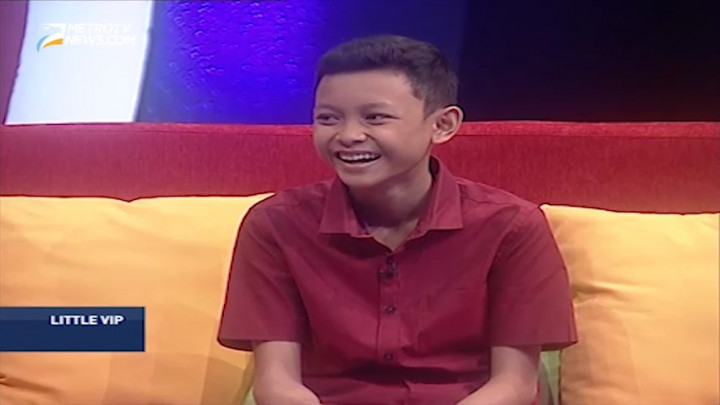 Kenalan dengan Naufal, Bocah yang Mahir Membuat Kaligrafi