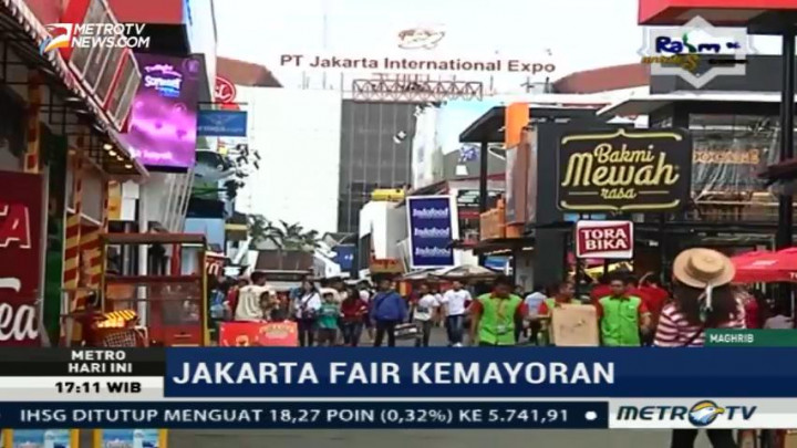 Berburu Kebutuhan Lebaran di Jakarta Fair