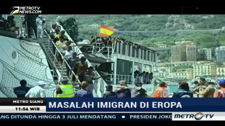 Ribuan Imigran Tiba di Pelabuhan Salerno Italia