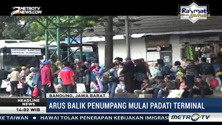 Penumpang Mulai Padati Terminal Leuwipanjang