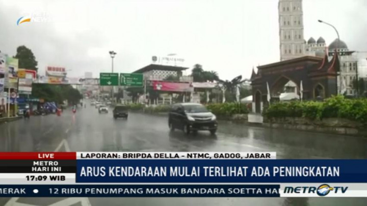 Volume Kendaraan di Jalur Puncak Terus Meningkat