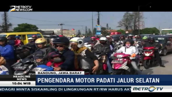 Pemudik Motor Padati Jalur Selatan