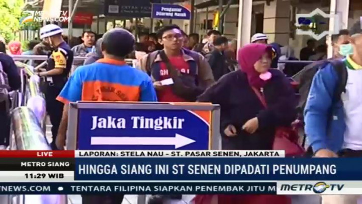 Stasiun Pasar Senen Padat