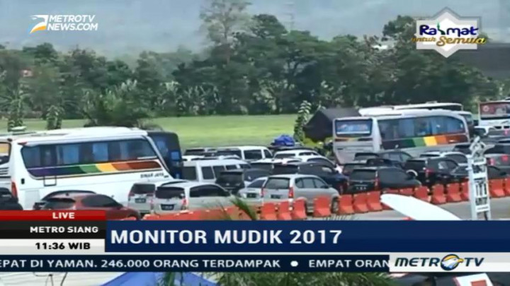 Antrean Kendaraan di GT Palimanan Capai 2 Km