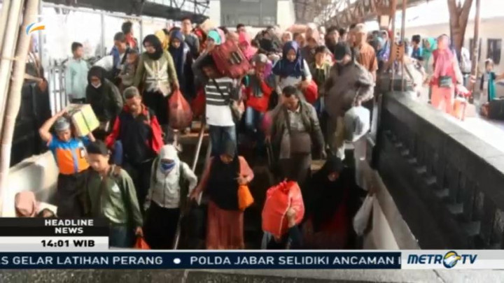 Pemudik Kembali Padati Stasiun Senen