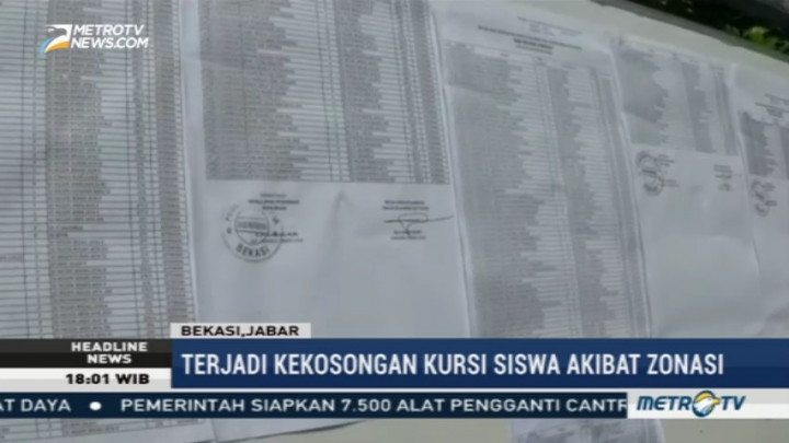 Puluhan Kursi di SMPN 1 Bekasi Masih Kosong