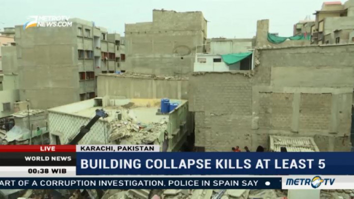 Building in Pakistan Collapse, 5 Killed