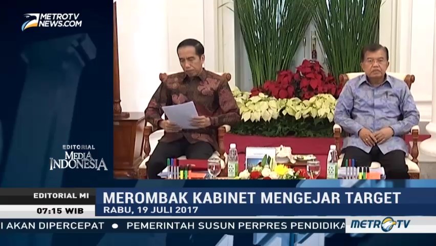Merombak Kabinet Mengejar Target