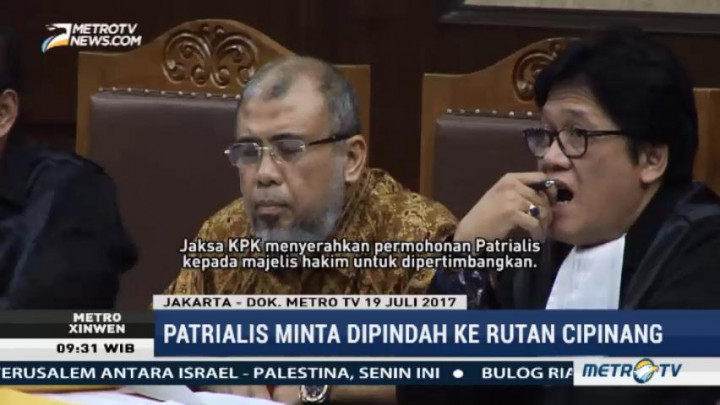 Ingin Salat Berjemaah, Patrialis Minta Dipindah ke Rutan Cipinang