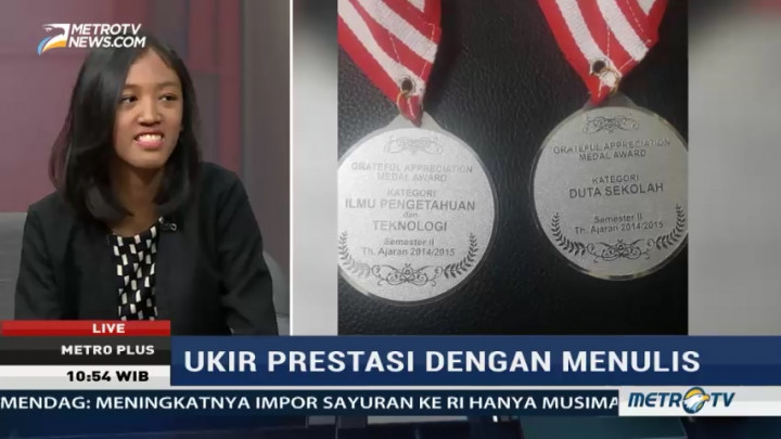 Ukir Prestasi dengan Menulis Buku (2)