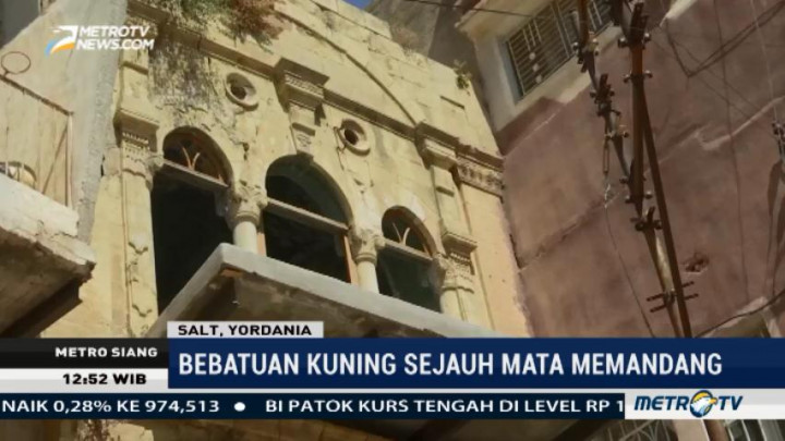 Menengok Keindahan Kota Bebatuan Kuning di Yordania