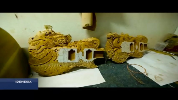 I Wayan Tuges Satu-satunya Seniman Gitar Ukir di Dunia